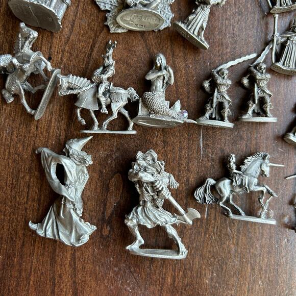 32 chess pieces DUNGEONS AND DRAGONS RAWCLIFFE PEWTER FIGURINES 1985 - Picture 2 of 6